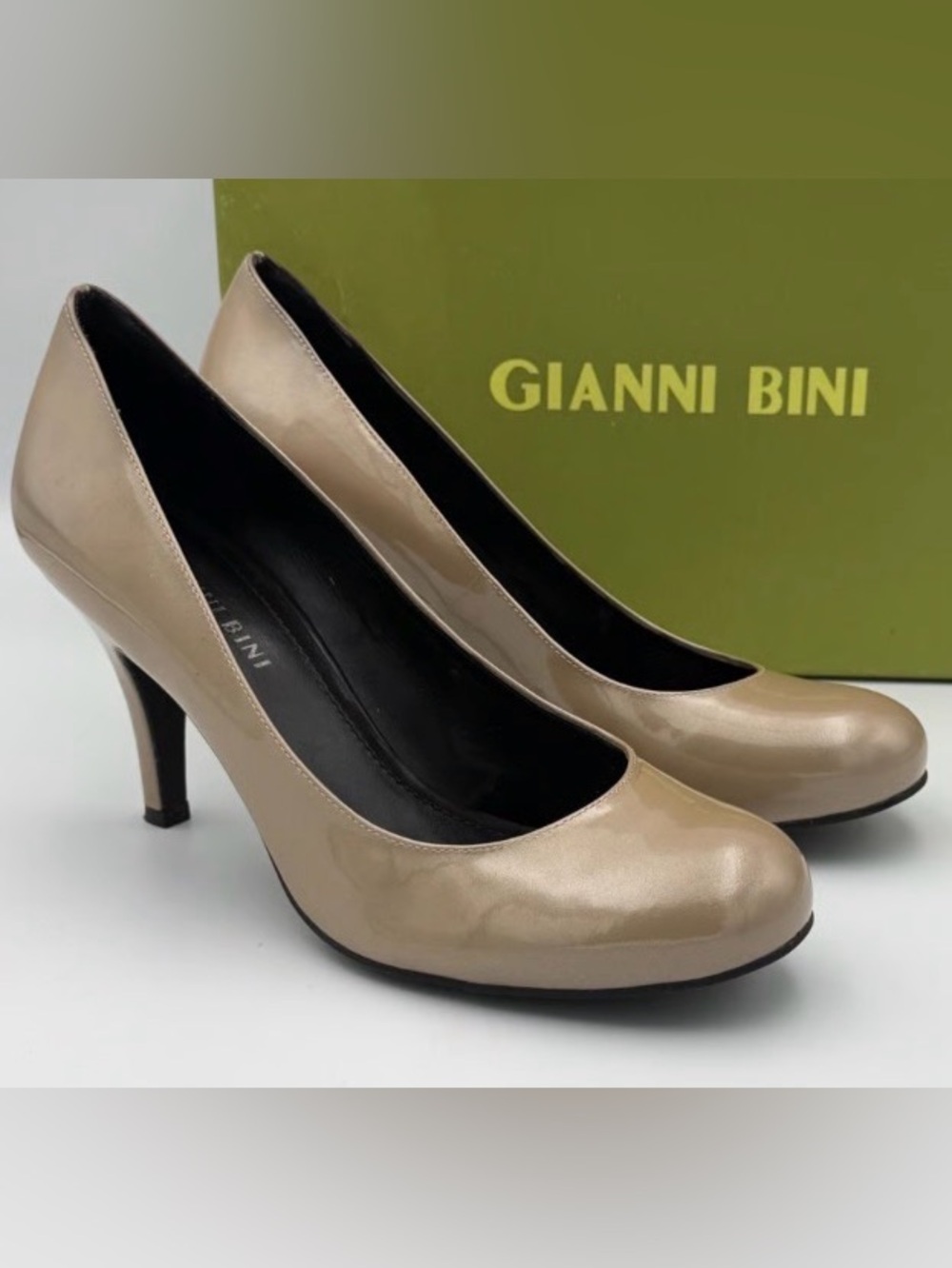 Gianni Bini Cela Heel Light Gold Champagne Patent Leather Round-Toe Pumps Sz 7.5